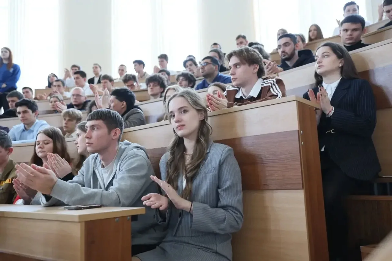 3000 человек: кто получит специальную молодёжную стипендию?   Стартовал приём заявок на специальную 