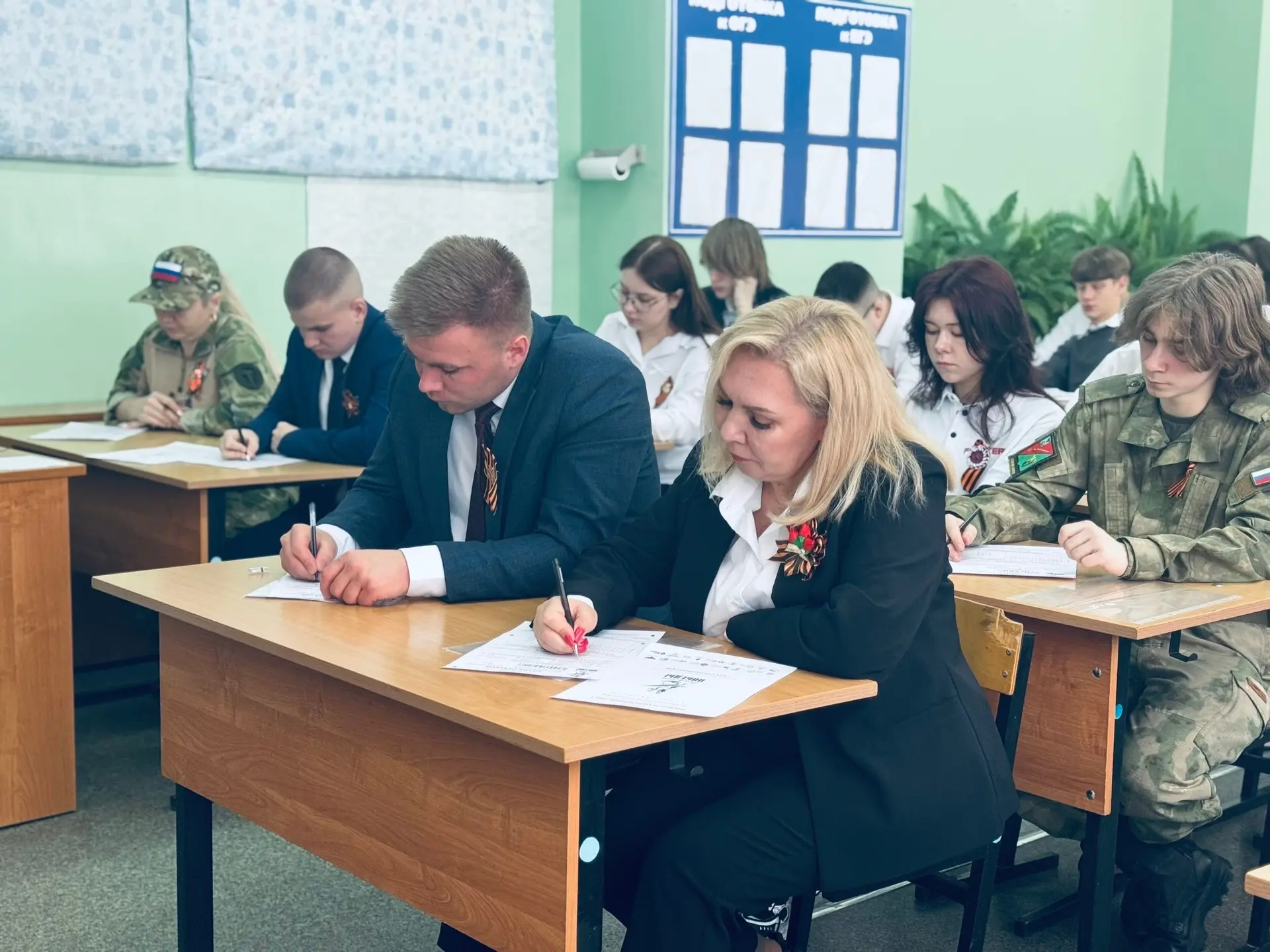 🇷🇺«ДИКТАНТ ПОБЕДЫ» В ШКОЛЕ №34: ЗНАТЬ, ЧТОБЫ ПОМНИТЬ   24 апреля в стенах нашей школы состоялась мас