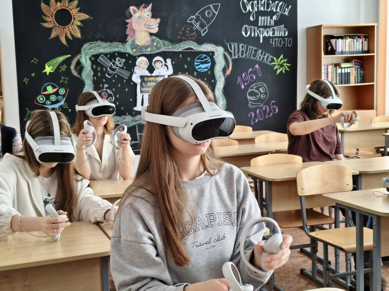 Сел, надел очки и стал химиком: VR-лабораторные химфака 🥽