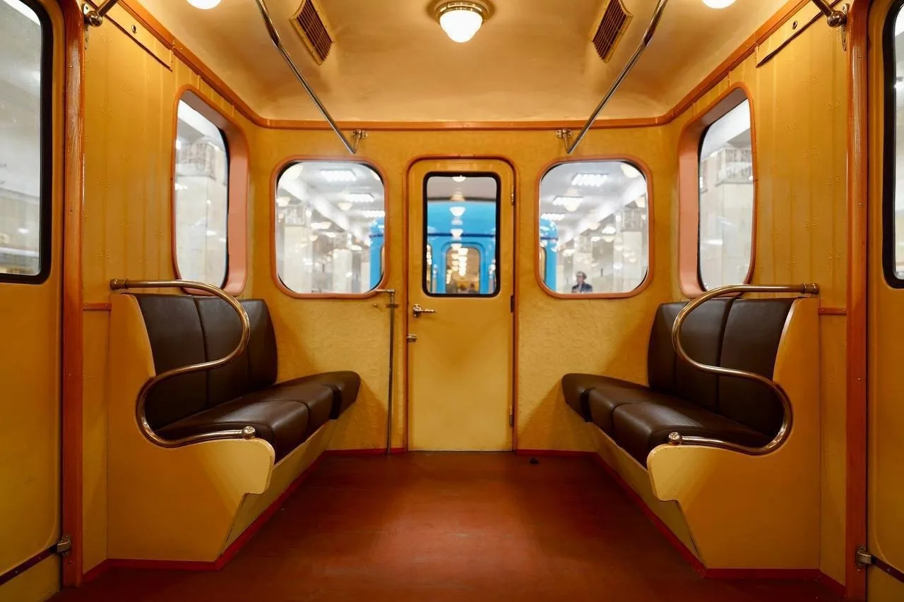 🚇 Парад поездов и выставка ретровагонов  🎉 Сегодня исполняется 91 год Московскому метрополитену!  🚇 
