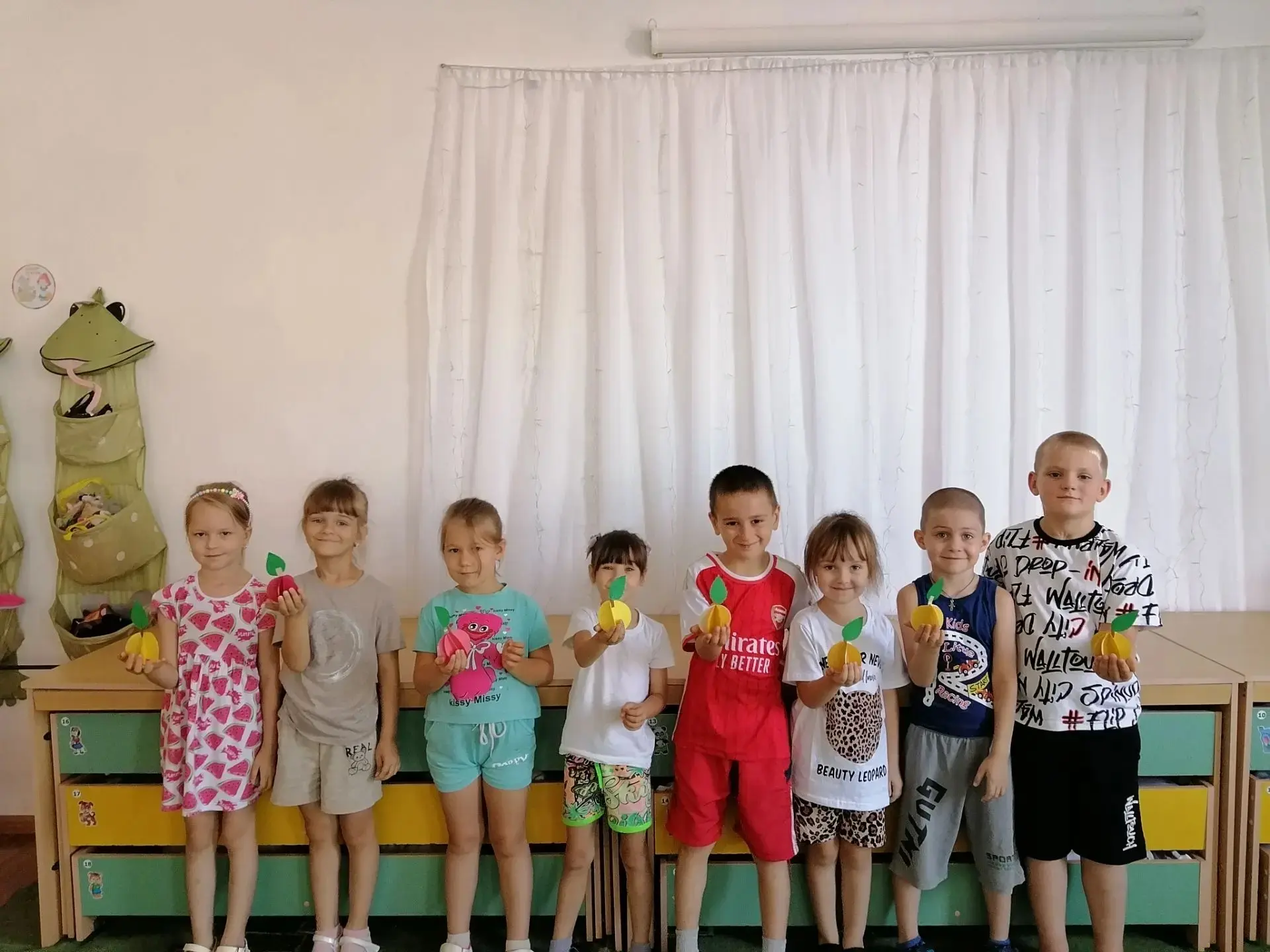 Сегодня в группе "Почемучки" прошёл яркий и познавательный праздник- Яблочный Спас!