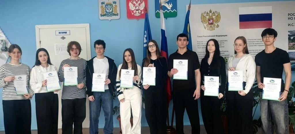 🇷🇺🇷🇺🇷🇺В рамках "Дня молодого избирателя" в нашей школе сегодня состоялся «Избирательный диктант». Уч