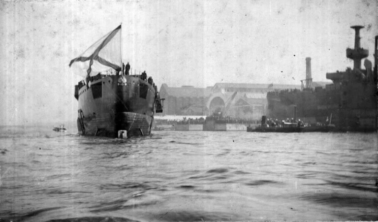 ⚓ 126 лет назад спустили на воду крейсер «Аврора»  24 мая 1900 года в Санкт-Петербурге под залпы арт