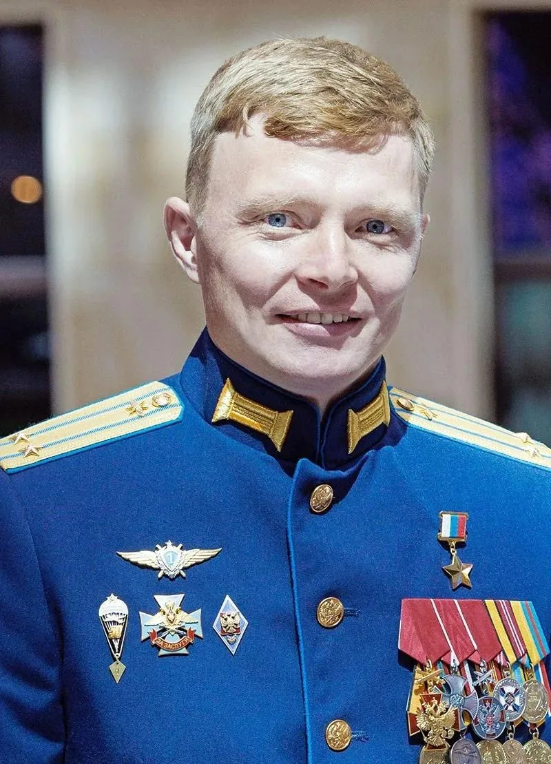 «Иду на сближение»: лётчик, который в одиночку остановил десант и уничтожил замкомандую...