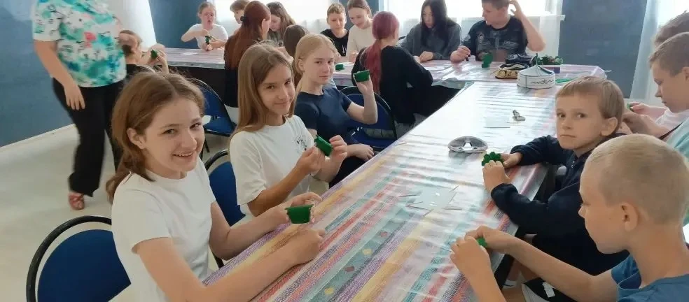 День нашего будущего: яркие события в школьном летнем лагере 🤗
Сегодня в школьном лагере дневного п