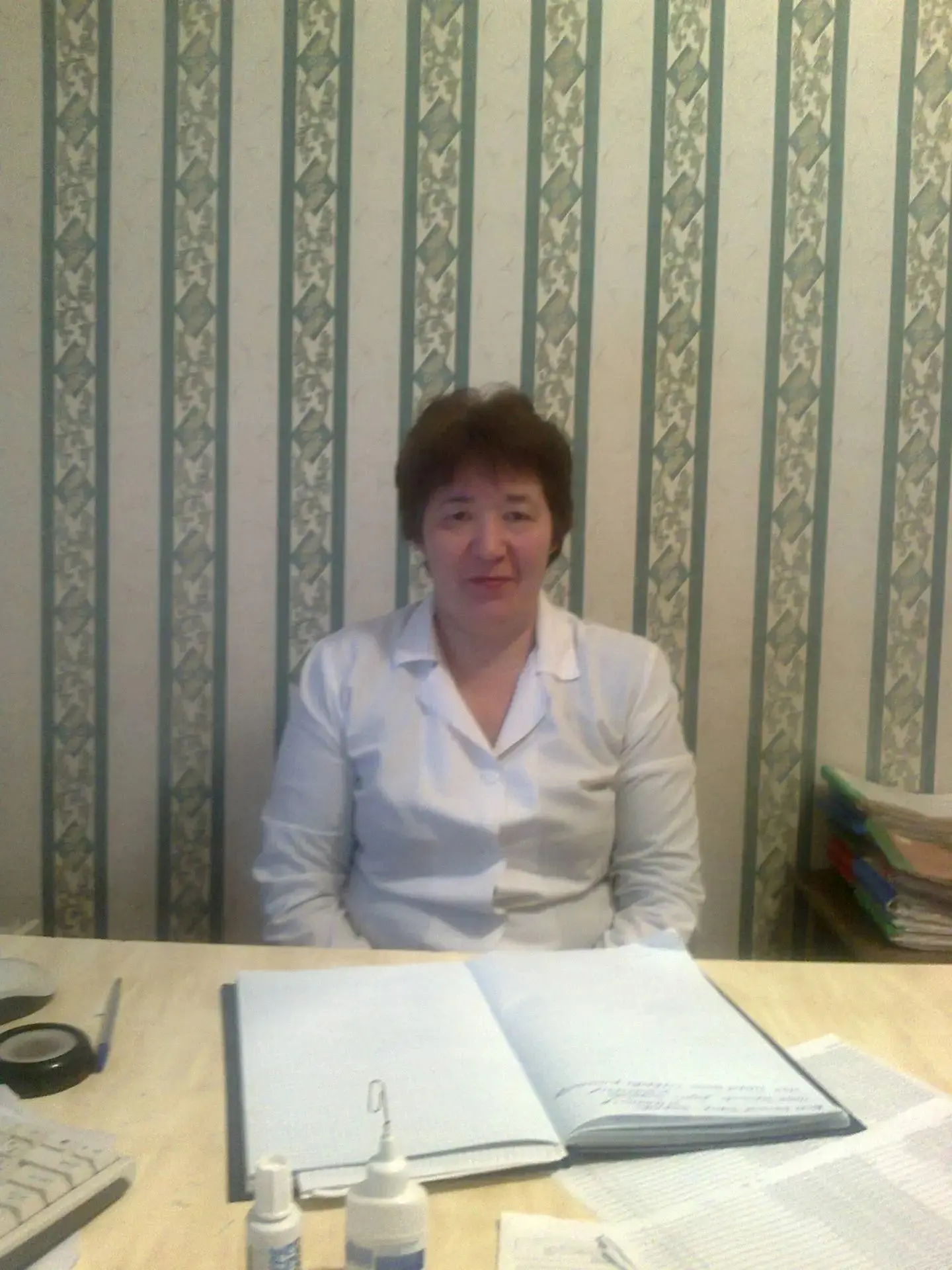 ...Гузалия Габдульхаевна училась в Белебеевском медицинском училище на акушерском отдел...