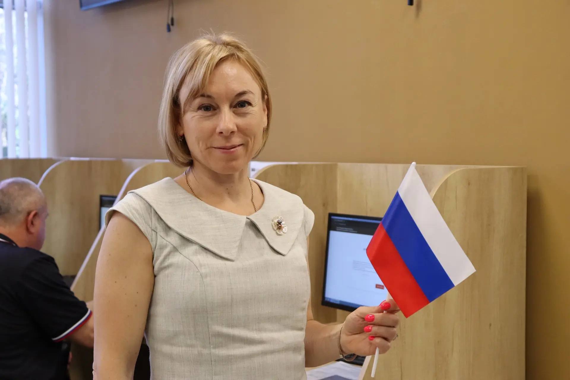 В преддверии Дня России в центрах «Мои Документы» для заявителей организована праздничная акция по в