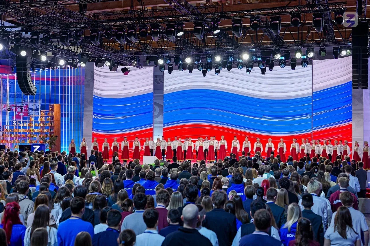 🇷🇺 С Днем молодежи, друзья!