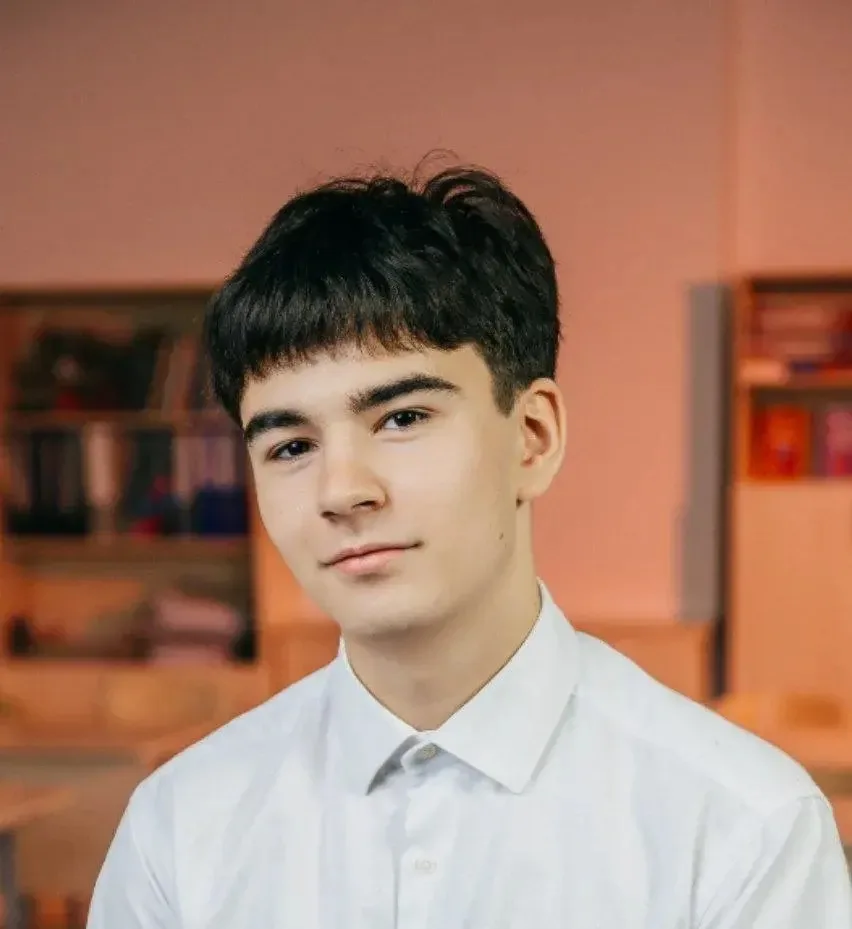 Дмитрий Г., 11 «А» класс: русский 
язык 81 балл, учитель Погорелая Елена Алексеевна.