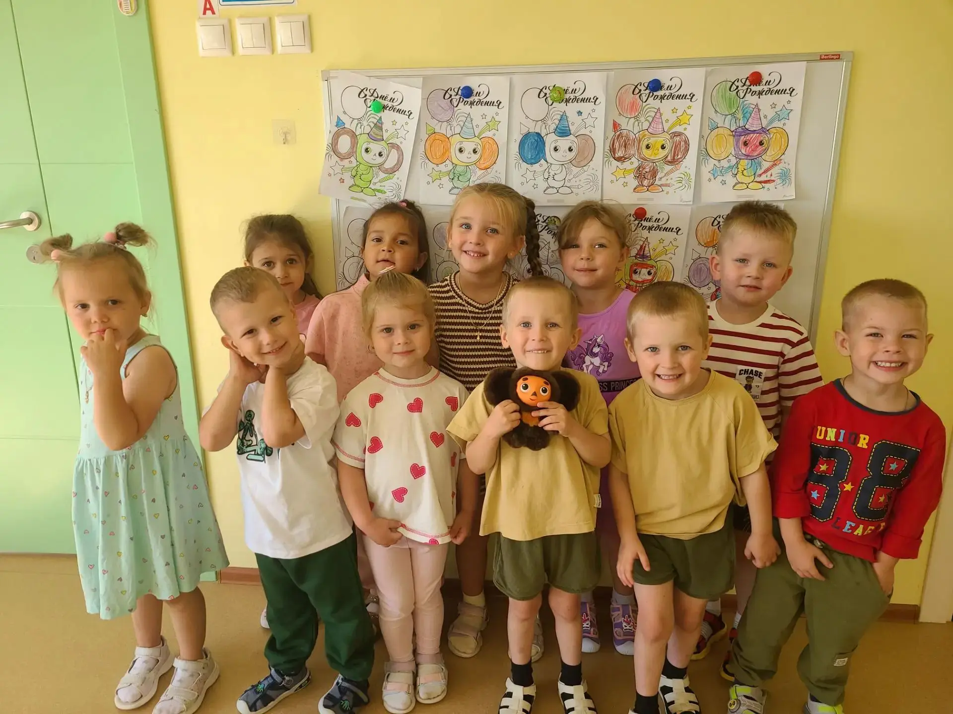 🎈🎈🎈🎉🎊День рождения Чебурашки в группе  "Совушки"