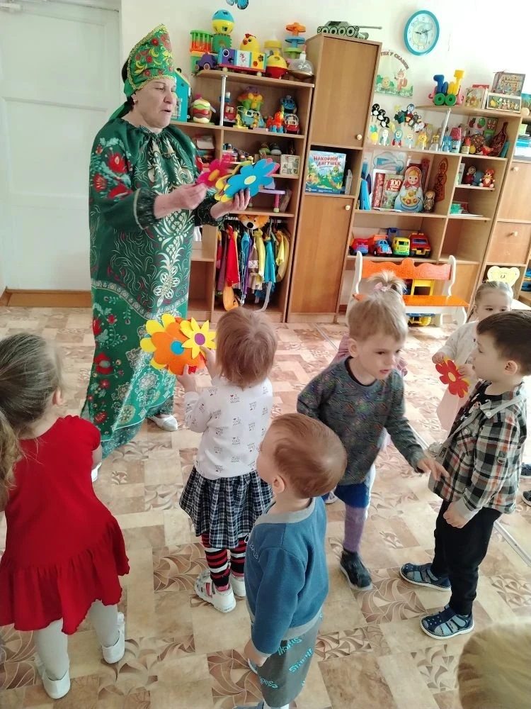В нашем детском саду в группах раннего возраста (воспитатели С. А. Деменкова, Е.Ю Берка...