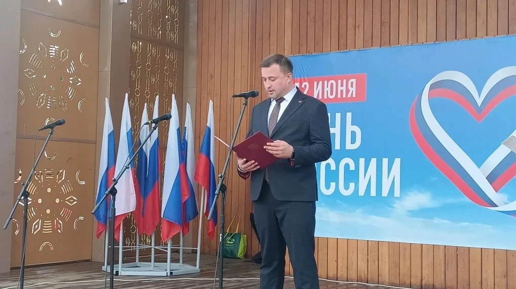 В День города Ясногорска отметили жителей 🎉

12 июня 2026 года в Ясногорске прошло торжественное ме