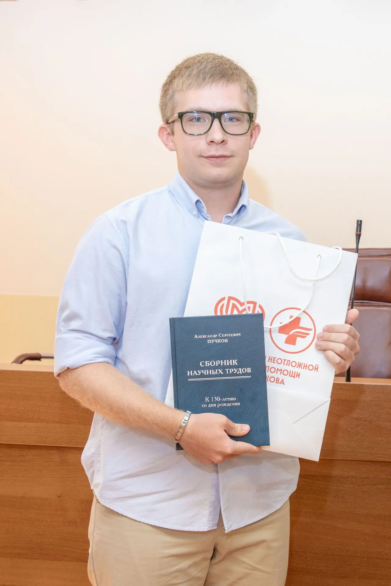 👌🎉Пришло время не только назвать имя, но и показать вам в лицо победителя конкурса.