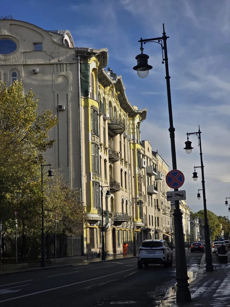 Настоящая Москва прячется в маленьких старых улицах. Как думаете, где в нашем районе мо...