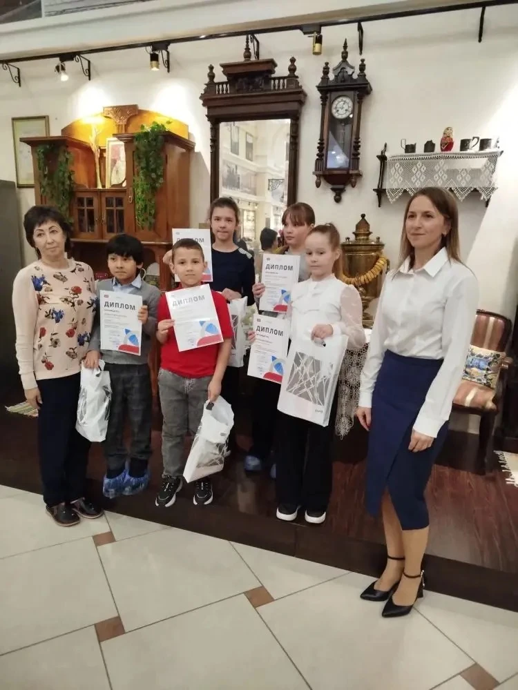 ОСТАВАЙСЯ ЗА ЛИНИЕЙ БЕЗОПАСНОСТИ