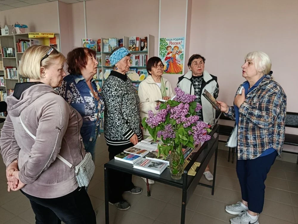 В городских библиотеках проходят выставки ко Дню освобождения Мариуполя  Сегодня и завтра в библиоте