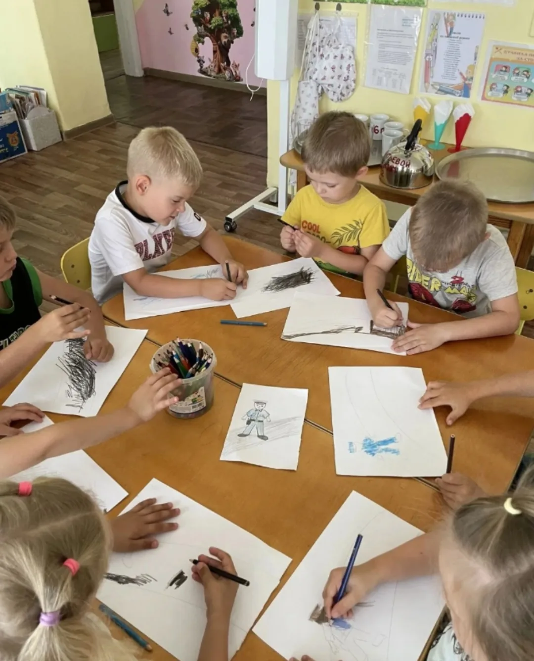 В рамках реализации летне-оздоровительного проекта в группе «Карандаши» прошла тематиче...
