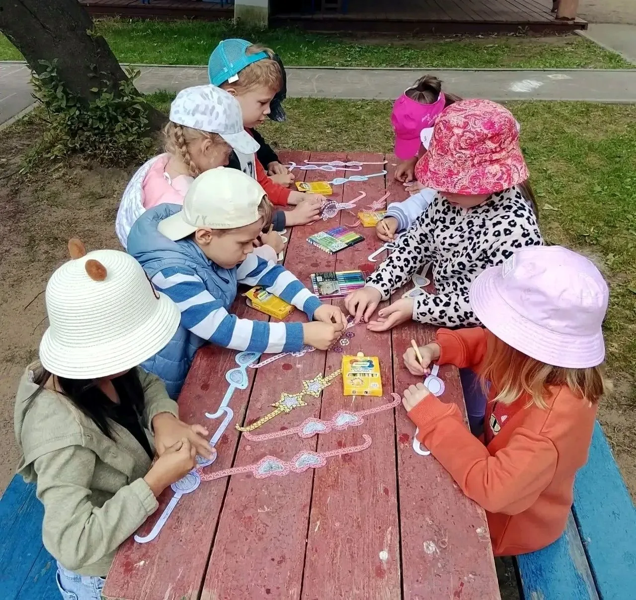 ☀️1 июля — День изобретения солнечных очков! 🎉

В этот необычный праздник воспитанники групп №13‑2 
