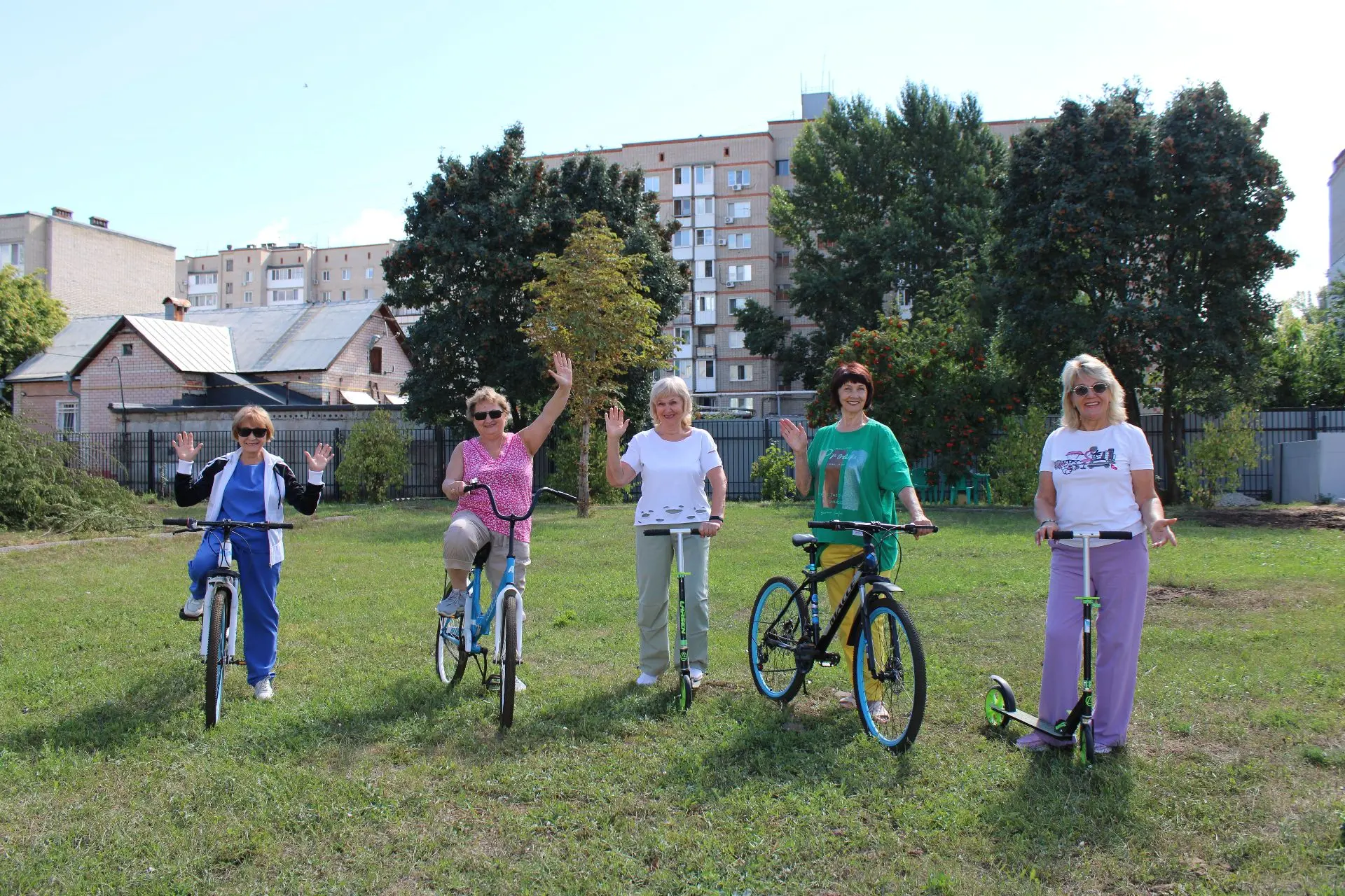 🚴 Сегодня получатели услуг КЦСОН Энгельсского района с радостью прокатились на велосип...