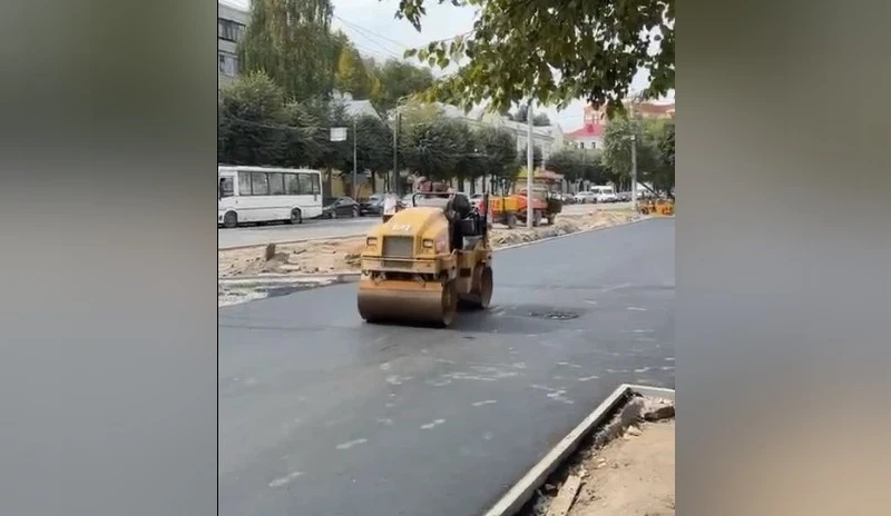 В Йошкар-Оле отремонтировали более 2 км тротуара на улице Первомайской