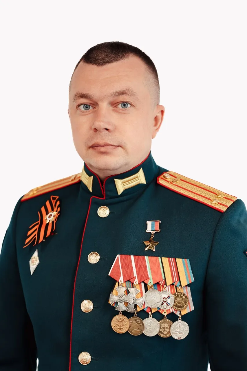 С Днём офицера, братья!