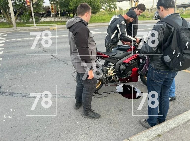Мотоциклист сломал руку во время ДТП на проспекте Народного Ополчения

Со слов байкера, авария произ