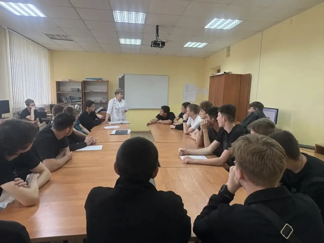 В ГАПОУ СО «ЭМТК» с 18.06.2026 по 25.05.2026 г. прошел цикл классных часов «Я выбираю жизнь». 

Цель