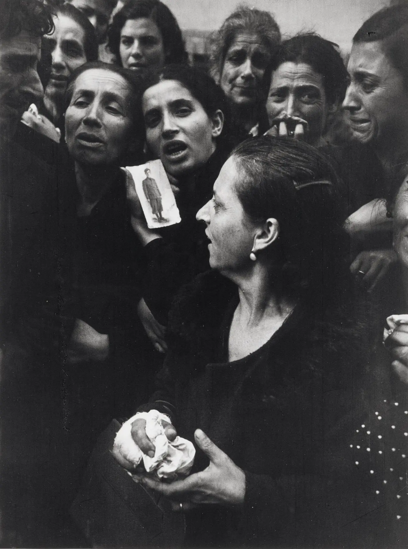 1943. Похороны 20 подростков, которые были партизанами, сражавшимися против немцев, уби...