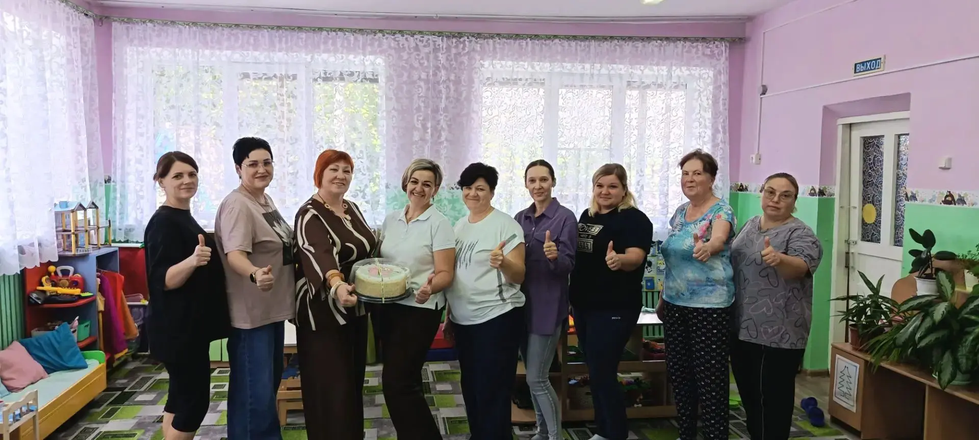 Праздник продолжается! Получить такой шикарный торт в этот день-чистый восторг и радост...