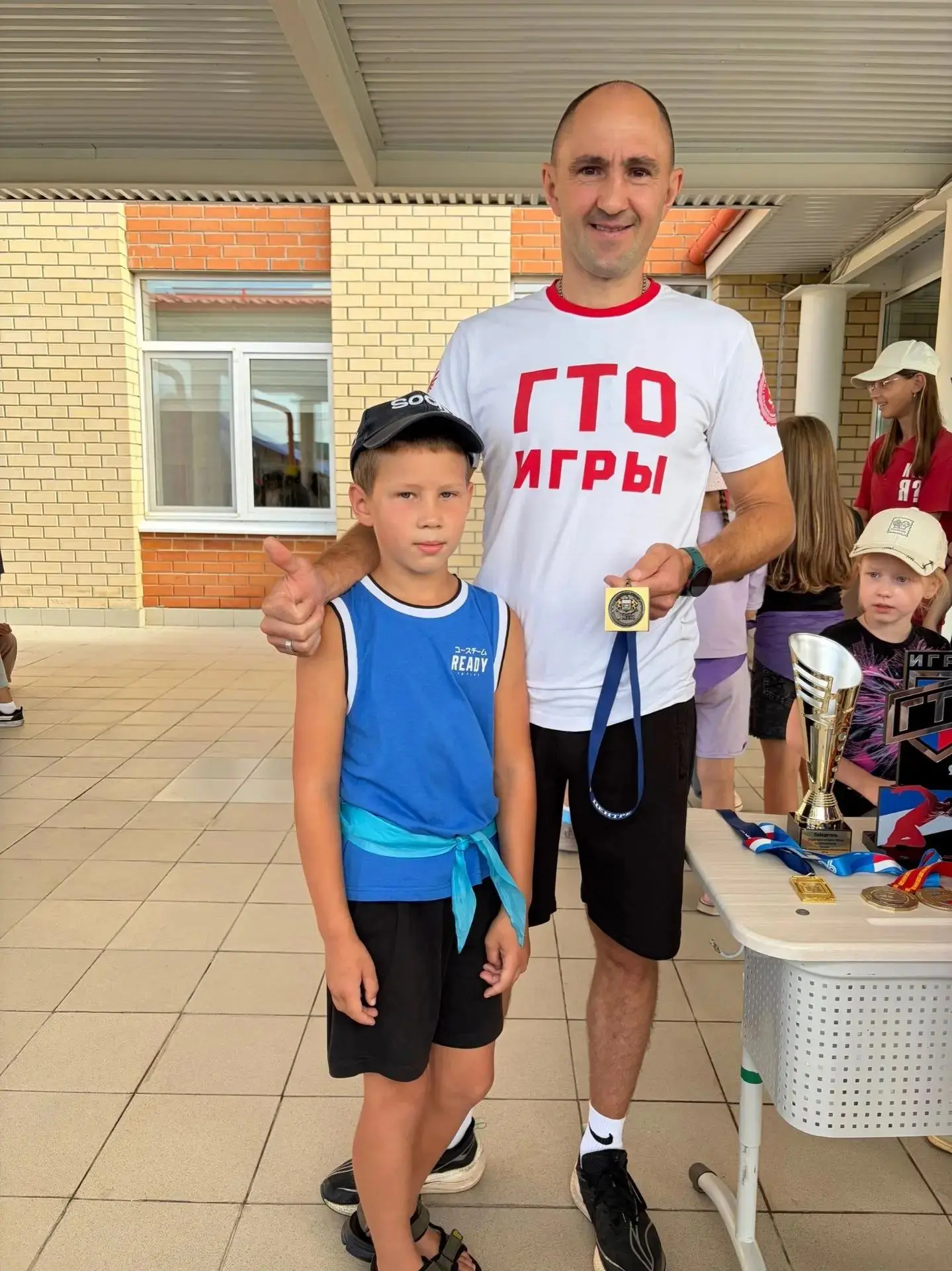 В Заводоуковске в рамках проекта "Зарядка с чемпионом" прошла встреча с рекордсменом ГТО, - сообщает