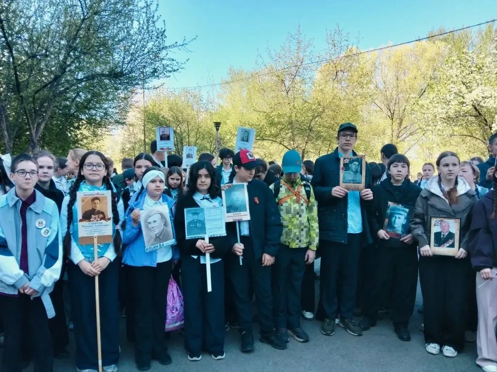 Связь поколений: «Бессмертный полк» в стенах школы №68 🇷🇺    Май — месяц великой памяти, гордости и 