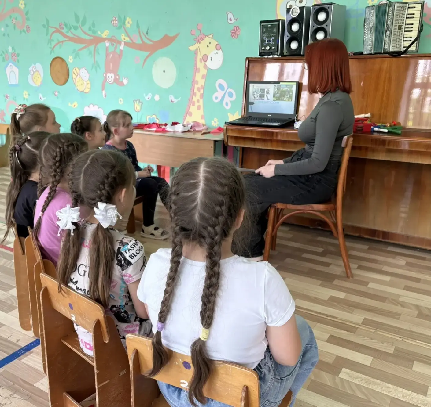 🇷🇺В рамках Года единства народов России в нашем детском саду прошёл  музыкальный квес...