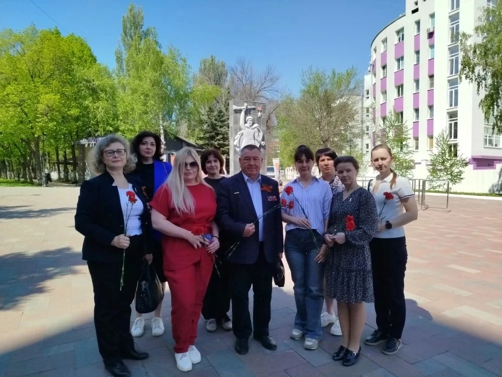 06.05.2026 состоялось торжественное возложение цветов к мемориалу «Вечный огонь», распо...