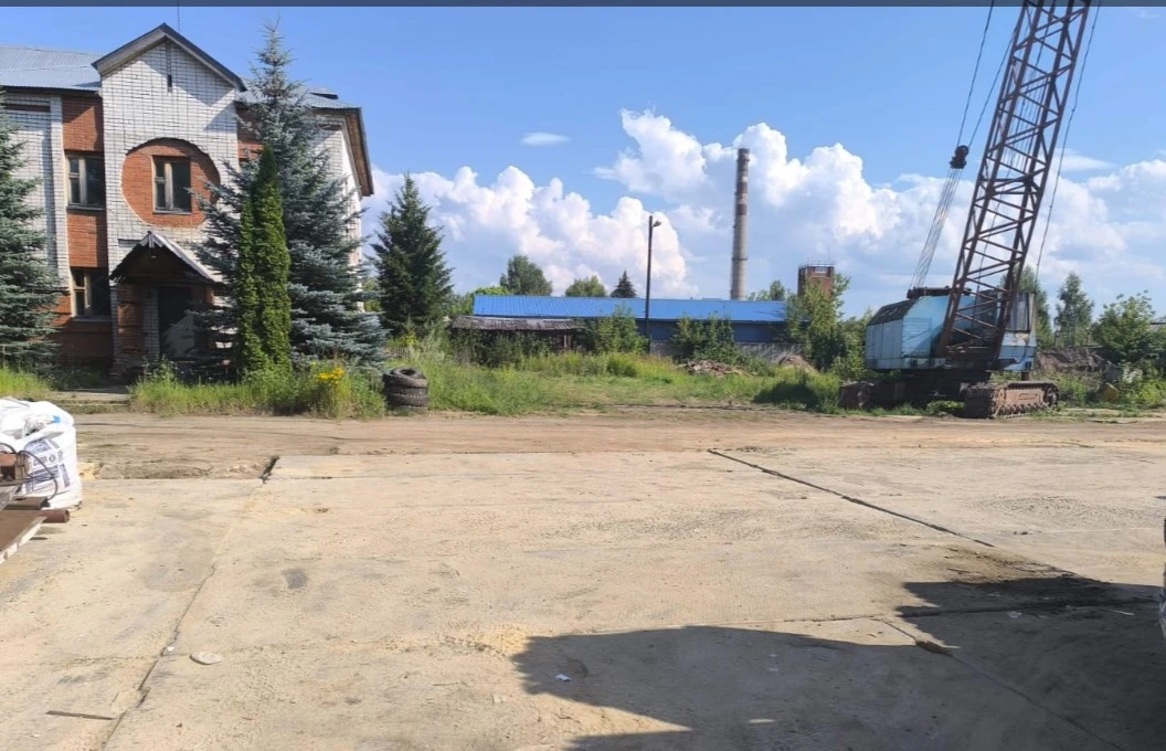 Продажа производственной базы на Строителей общей площадью 5000 кв. м. Имеется админист...