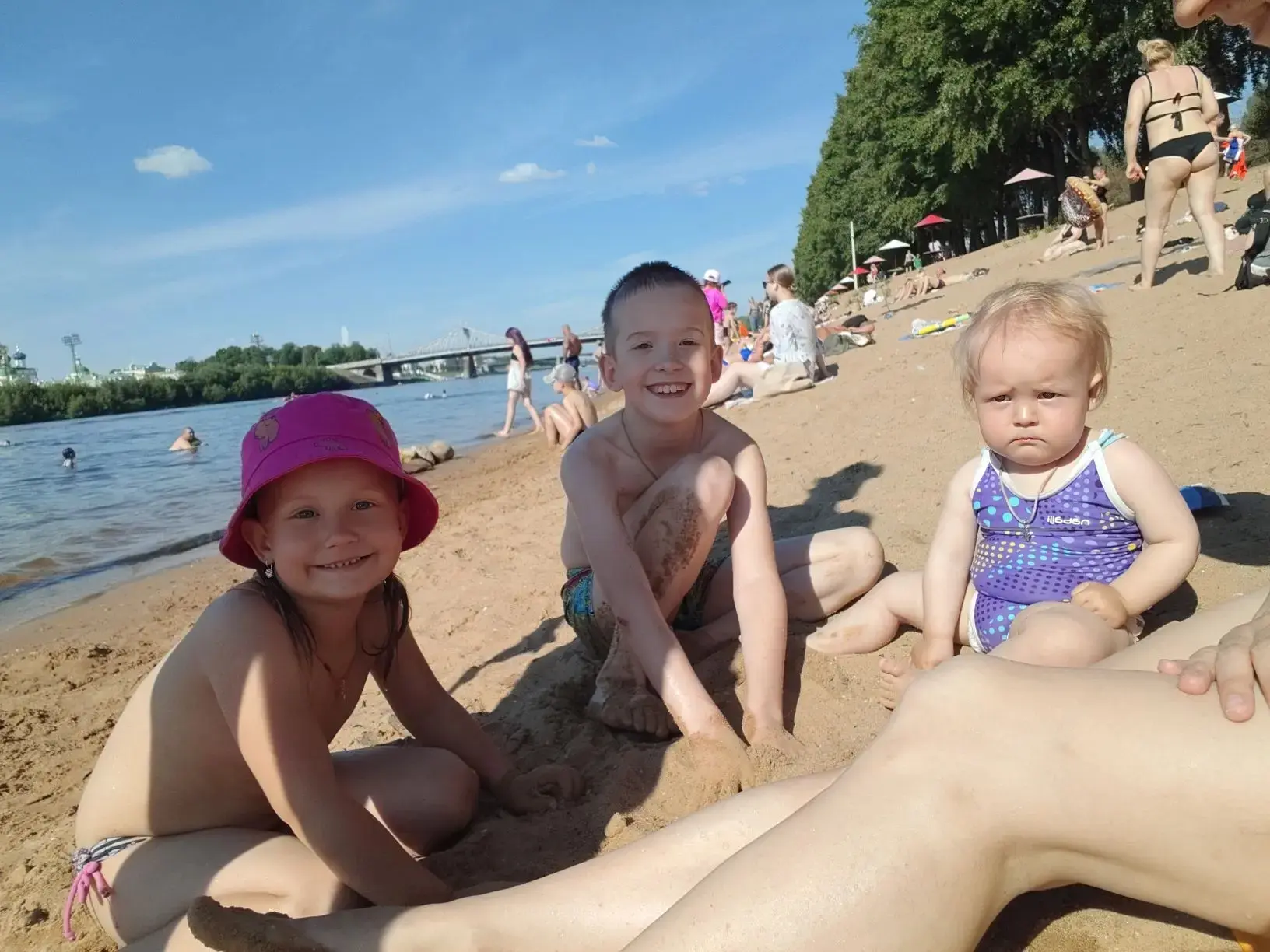 Ура! Наконец-то можно выходить на речку 🏖️

Солнце, вода, движение — это мощнейшая поддержка для ми