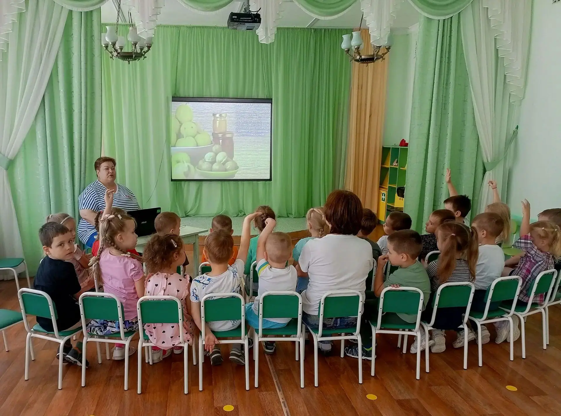 🎉 «Спасы на Руси»: путешествие в мир народных традиций! 🎉