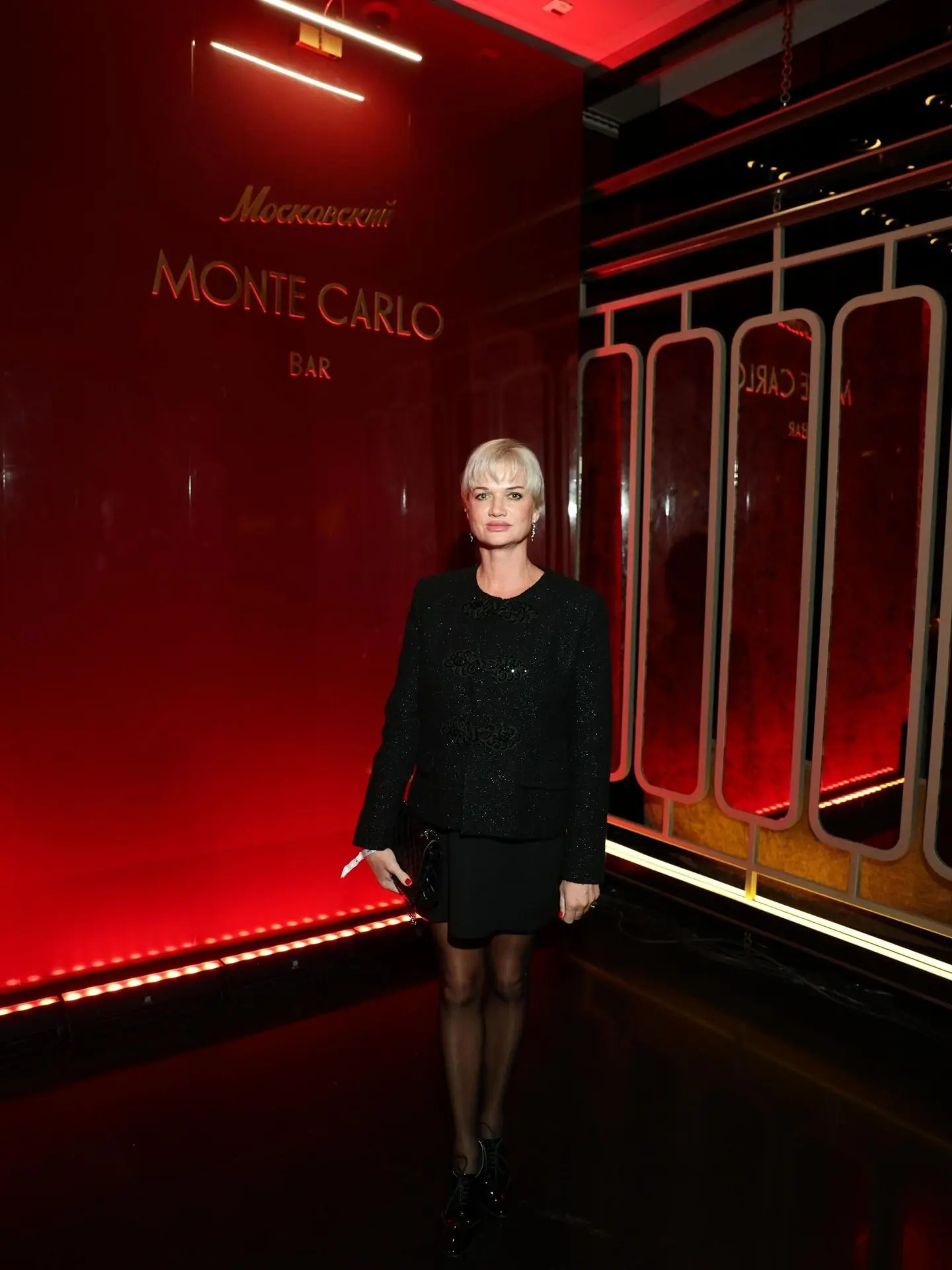 А тут у нас немного гостей на закрытии сезона в Monte Carlo Bar:
