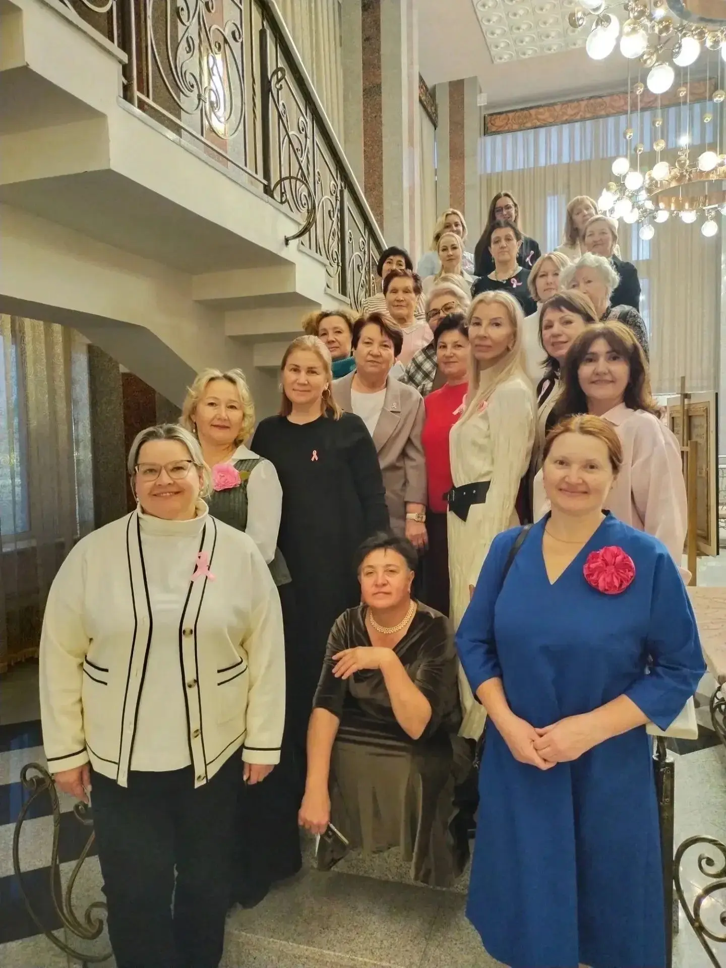✅Зрителей, пришедших в пятничный вечер в Академический русский театр драмы имени Г. Кон...