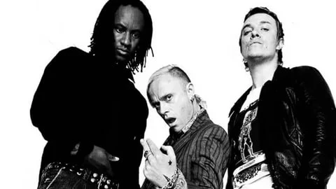 Первые треки The Prodigy и домашний кассетник

До стадионов и рейвов всё началось в спальне Лиама Хо