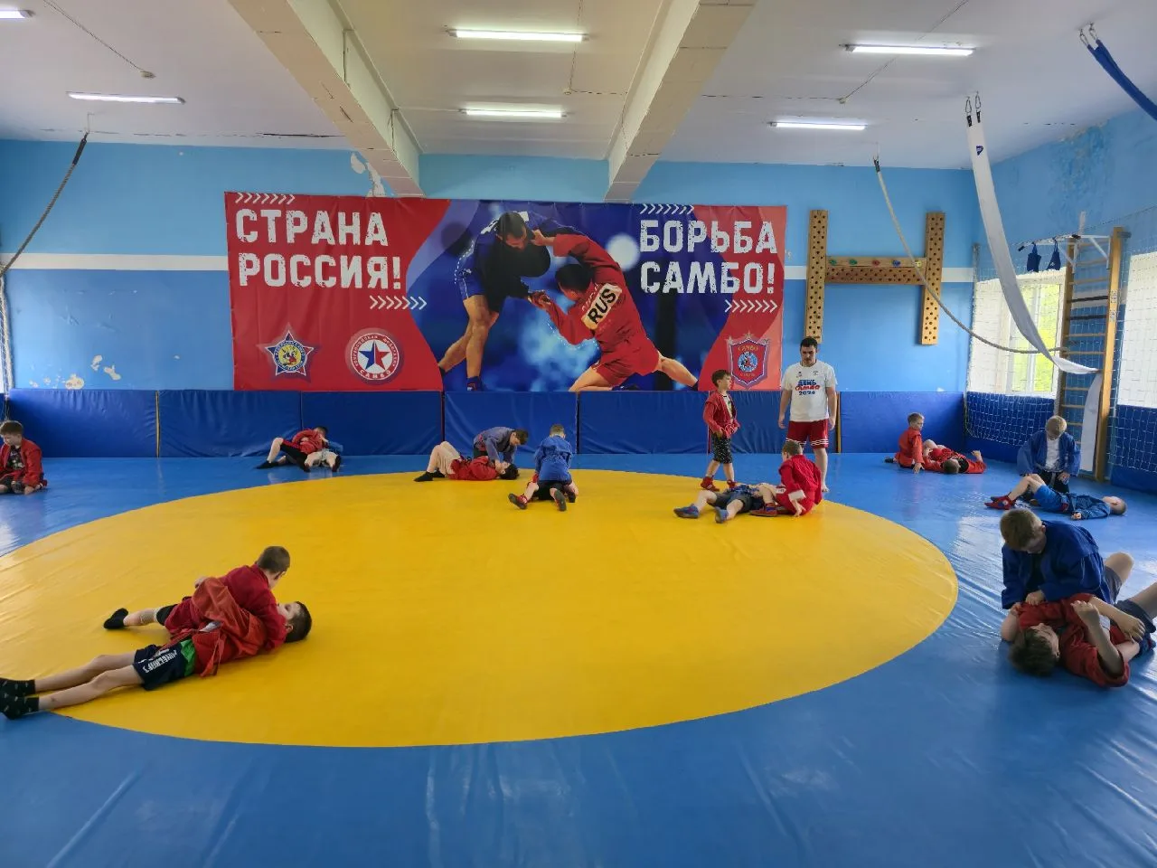 🥋 ЛЕТНЯЯ ПЛОЩАДКА САМБО: каникулы с пользой!