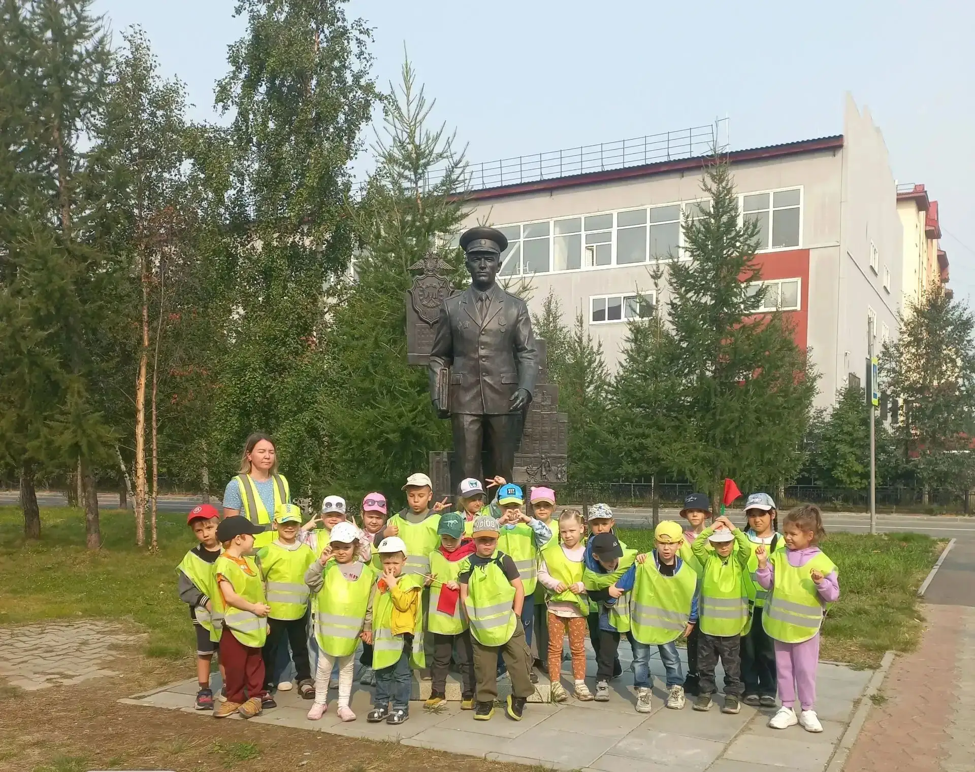 Экскурсии по родному городу с детьми дошкольного возраста – это не только увлекательное...