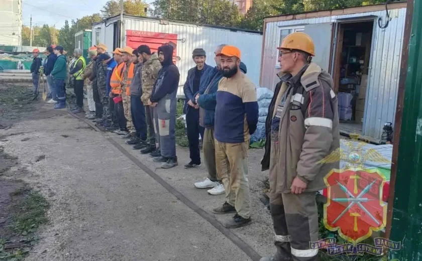 ⚡️Двое мигрантов пытались откупиться от ответственности в Новомосковске