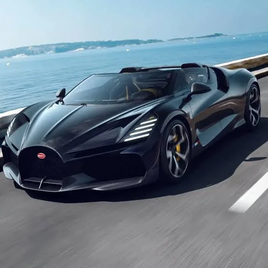 Bugatti W16 Mistral— это эксклюзивный двухместный гиперкар-родстер, ставший финальной п...