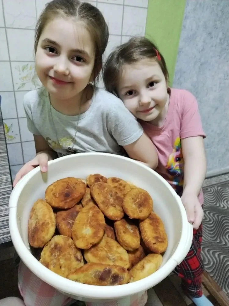 Выражаем благодарность за вкусные домашние пирожки и булочки с сухофруктами Кондрахиной...