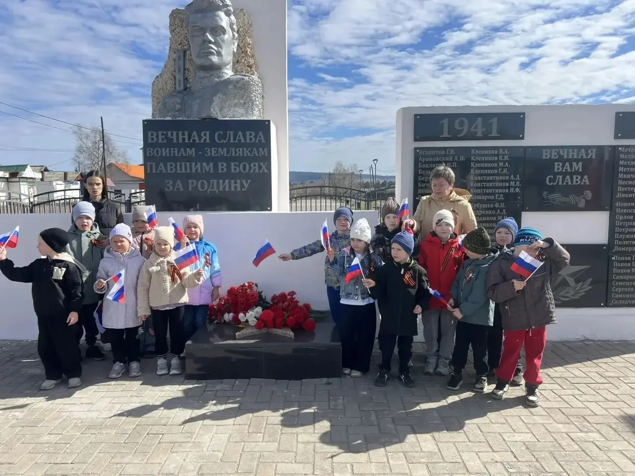 В предверии 9 мая, в подготовительной группе прошло тематическое мероприятие, посвящëнное 81-летию  