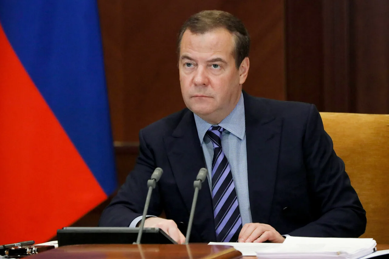 Медведев назвал условиями устойчивого мира на Украине нейтралитет и отказ от националис...