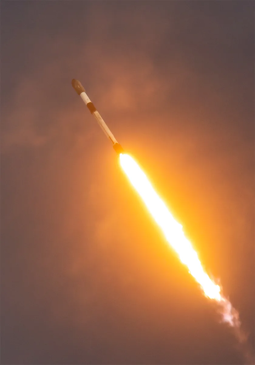 Ракета Falcon 9 запустила 130 космических аппаратов