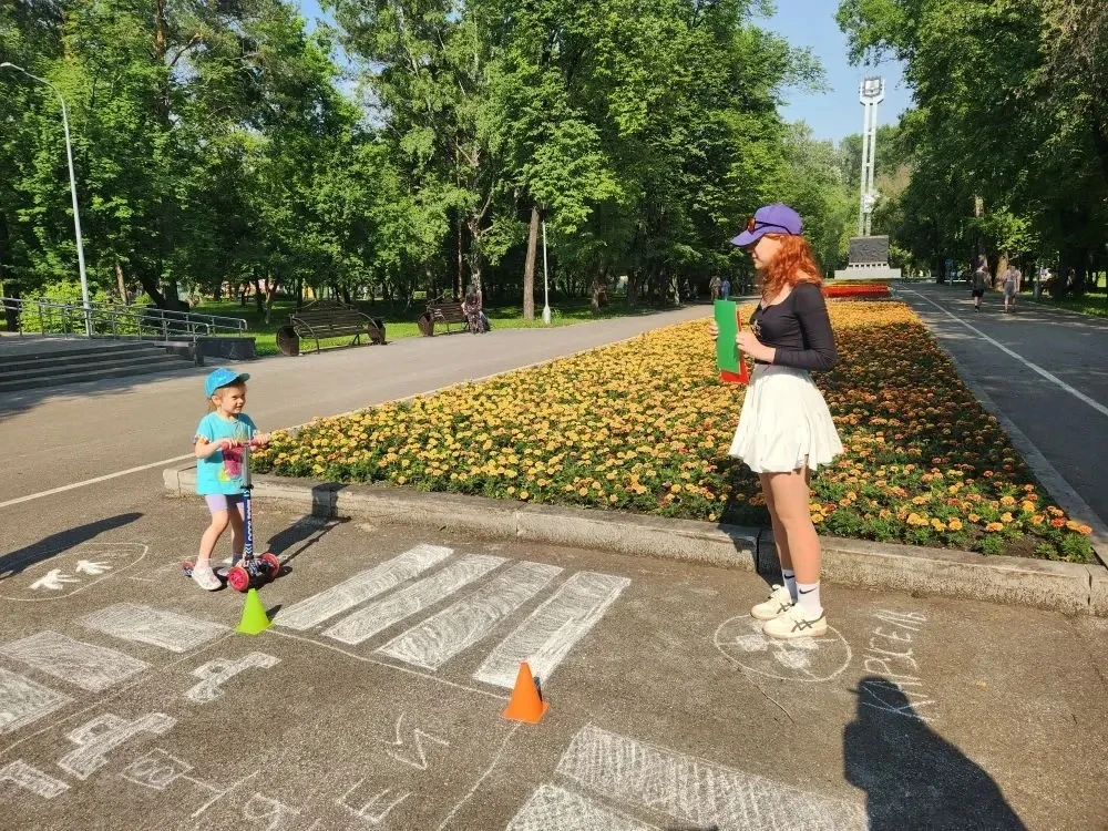 Безопасность на дороге — важно 🚦

Вчера в городском парке культуры и отдыха им. Ю. А. Гагарина аним