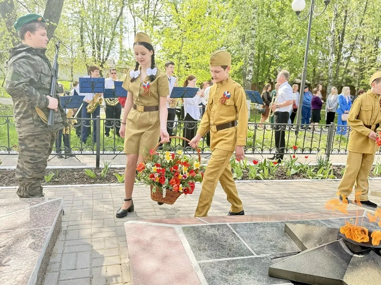 🔥Сотрудники и воспитанники Черемисиновского центра соцпомощи «Содействие» приняли участие в торжеств