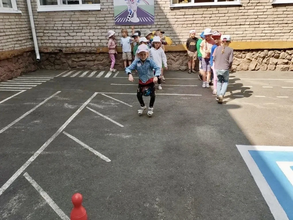 Солнце, смех и скорость: как прошёл наш спортивный день!🤾‍♂️⛹️‍♀️☀️

В группе «Аленький цветочек» с